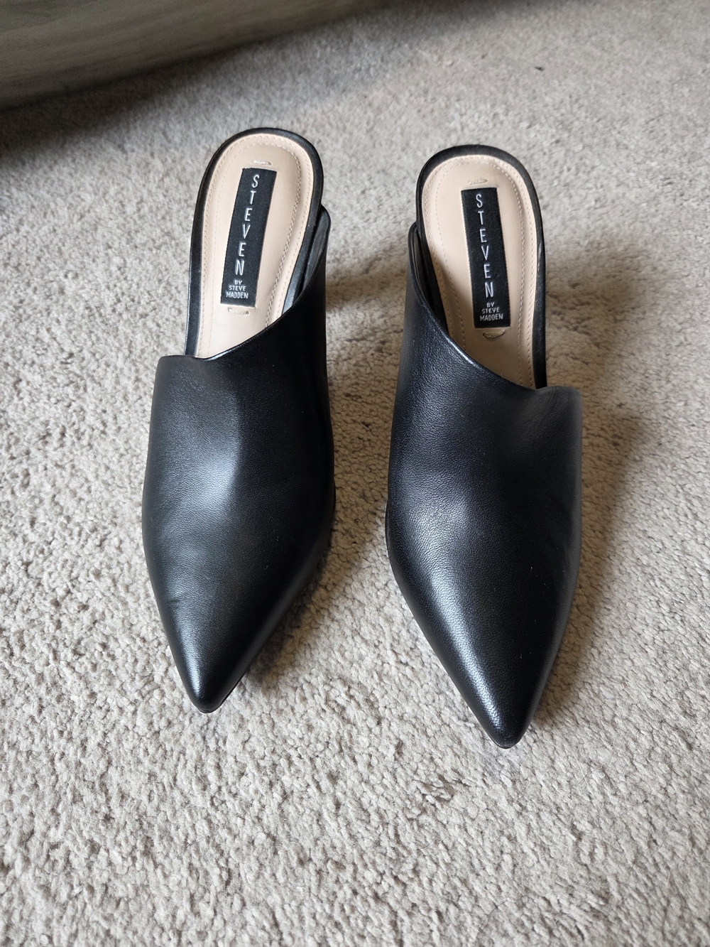 NWOT Steve Madden Black Pointed Leather Slip-On Mules